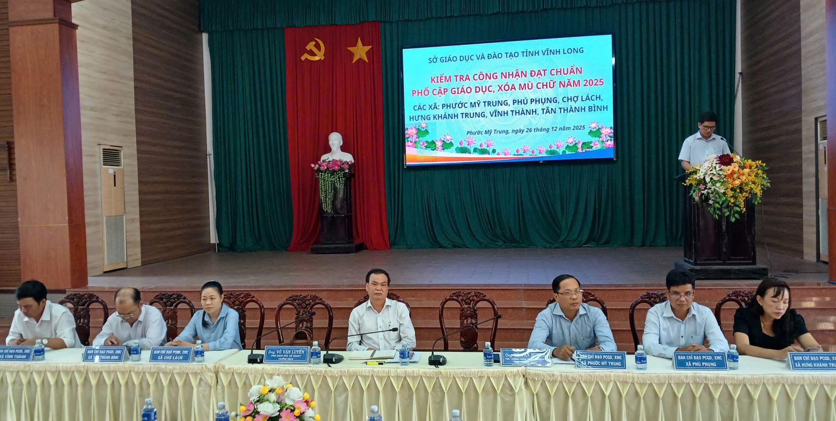 Đoàn công tác sở Giáo dục và Đào tạo tỉnh Vĩnh Long kiểm tra công tác phổ cập giáo dục, xóa mù chữ năm 2025 tại cụm xã Phước Mỹ Trung