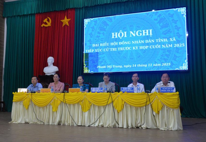 Đại biểu hội đồng nhân dân tỉnh Vĩnh Long tiếp xúc cử tri xã Phước Mỹ Trung