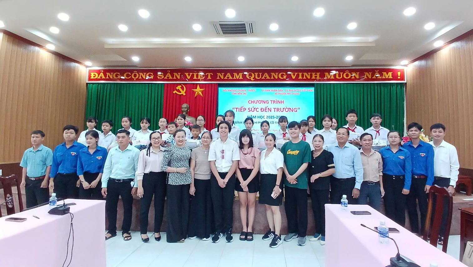 Phước Mỹ Trung trao học bổng tiếp sức đến trường năm học 2025 - 2026