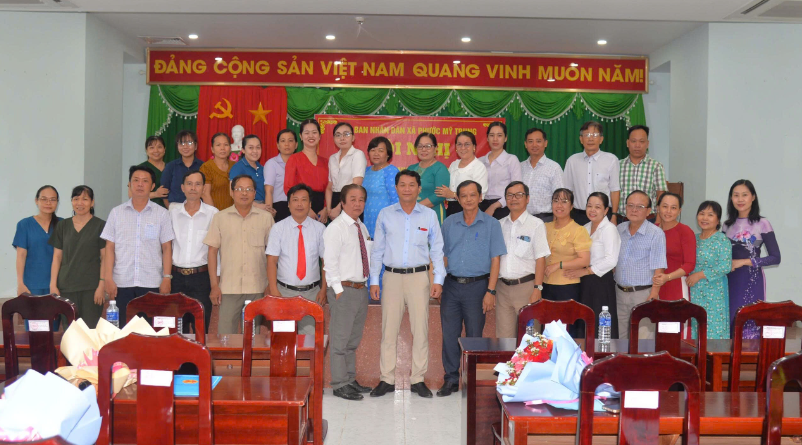 Phước Mỹ Trung tổ chức hội nghị công bố quyết định về công tác cán bộ Trạm y tế xã